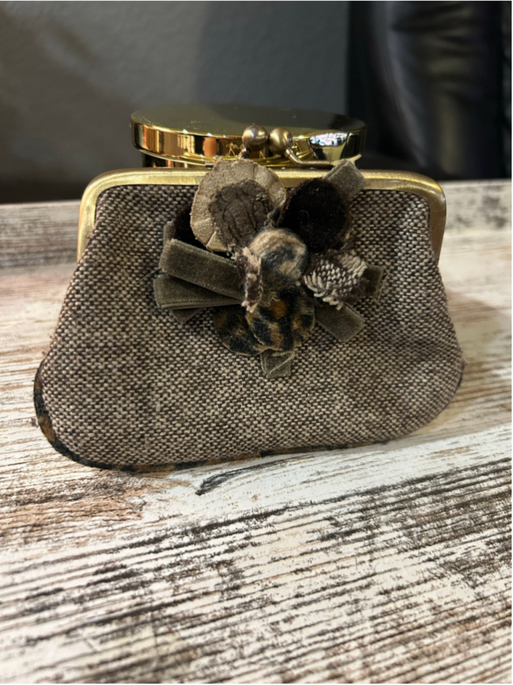 Women's Unbranded Brown Tweed Floral Clutch One Size